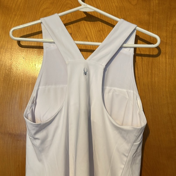 Workout top - Picture 2 of 3